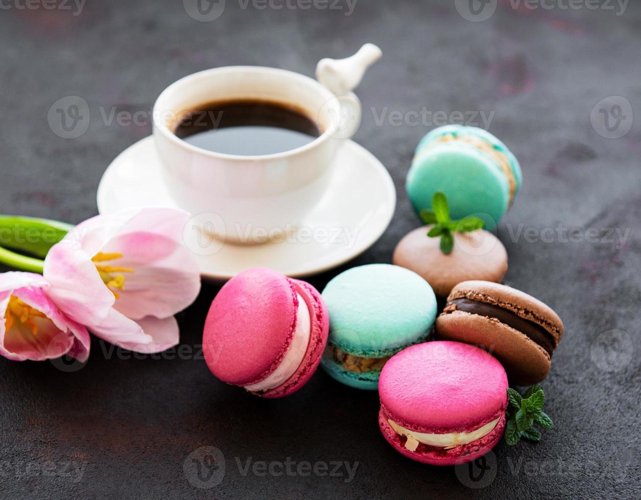 tasse de café et macarons photo