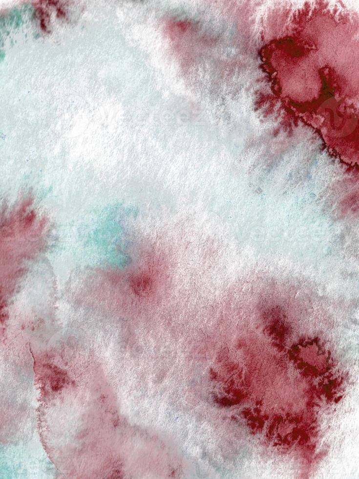 abstrait rouge et bleu peint à l'aquarelle texture grunge dégradé avec des taches et des éclaboussures de peinture à la main sur blanc. photo