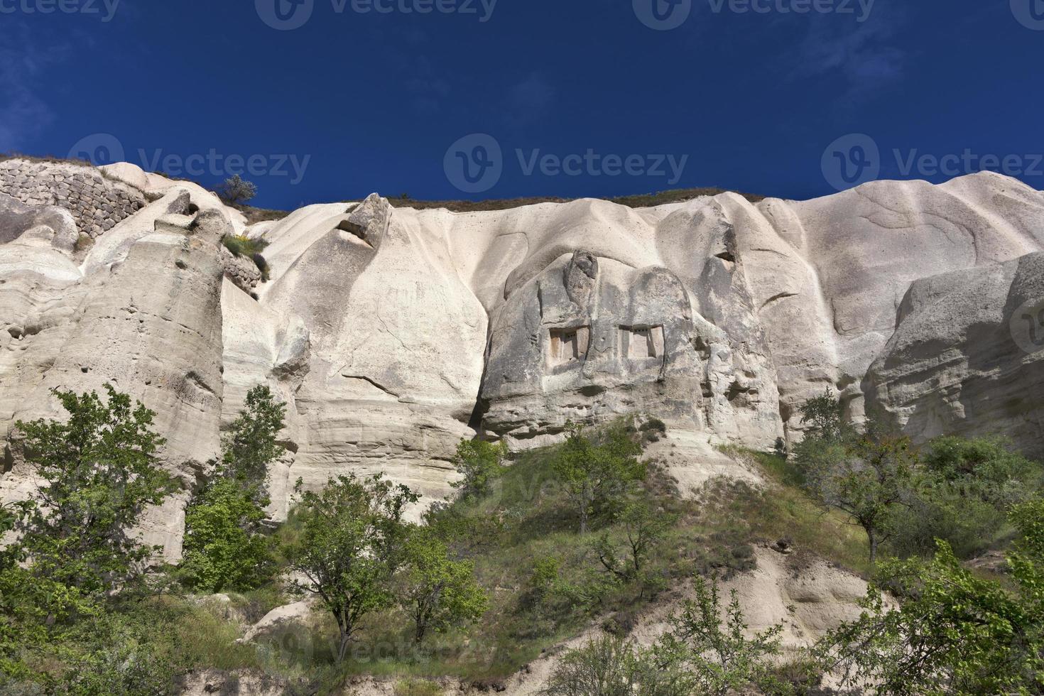 miel de montagne et vallées rouges en cappadoce photo