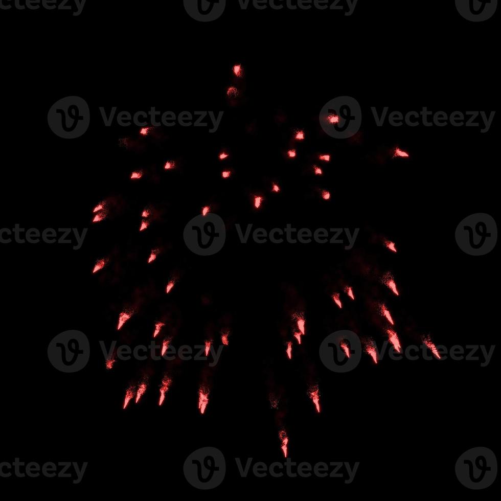 des feux d'artifice rouge foncé éclatent dans l'air illuminent le ciel avec un spectacle éblouissant et des festivals de feux d'artifice colorés sur fond noir. photo