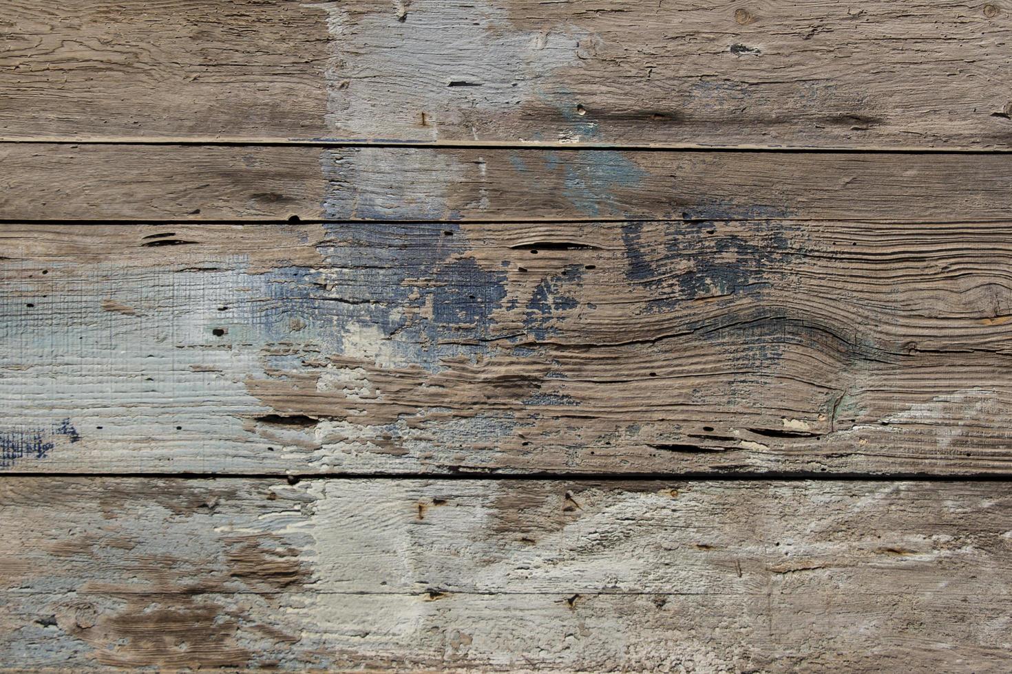 vieux modèle en bois horizontal rugueux avec des traces de peinture photo