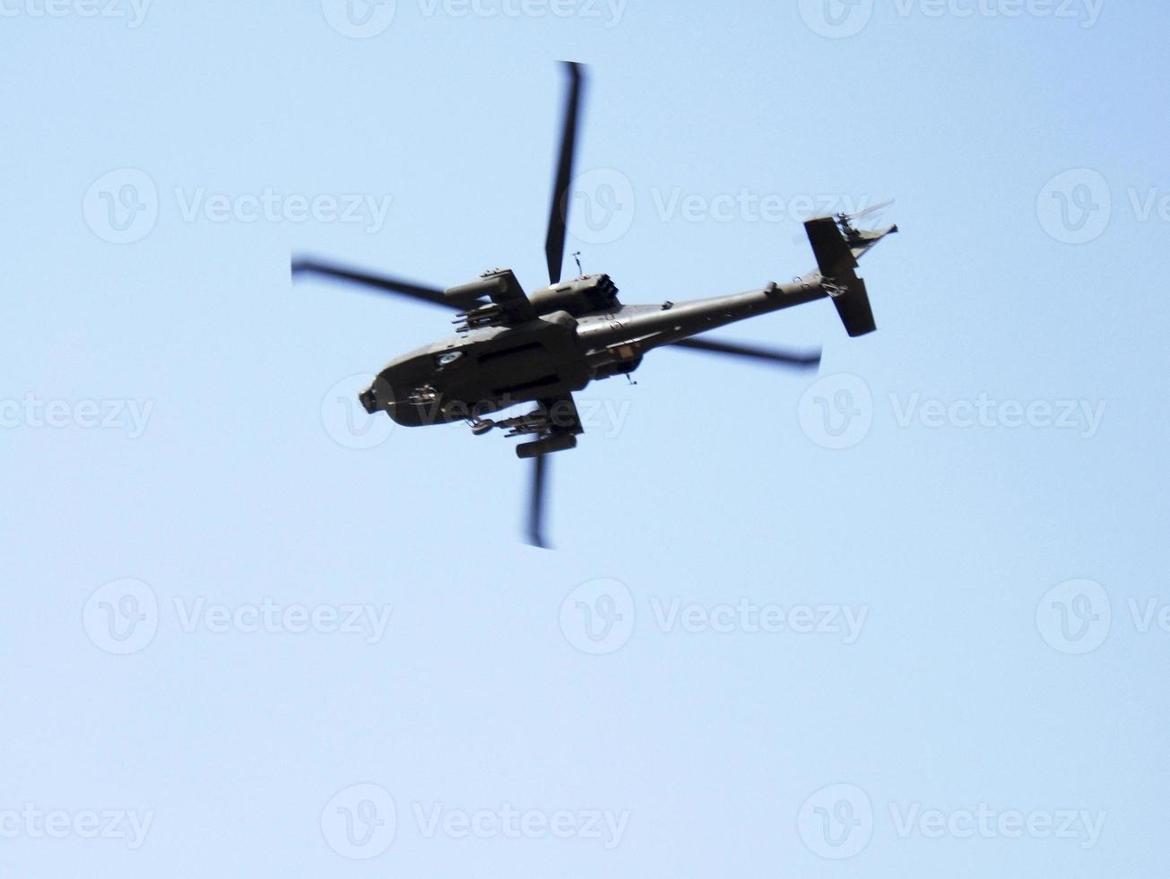 hélicoptère de transport militaire volant spécial pour soldat de guerre photo
