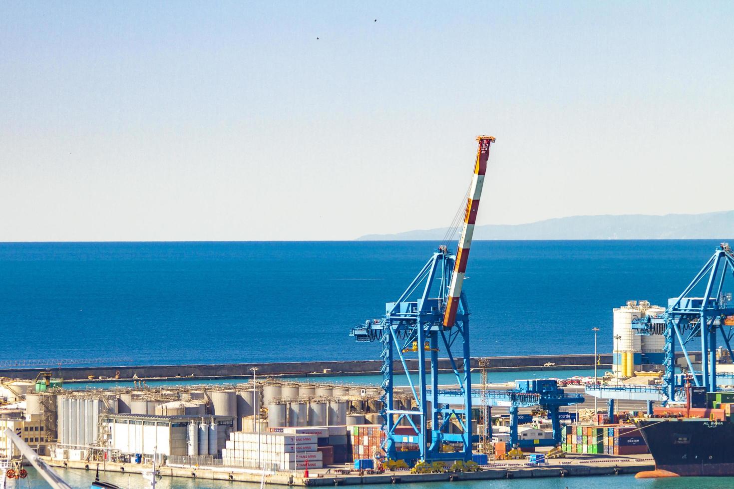 Gênes, Italie, 2017 - détail du port de Gênes en Italie. Le port de Gênes est le principal port maritime italien. photo