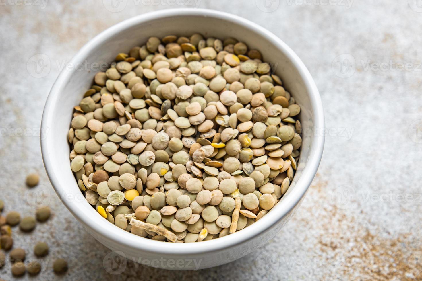 lentilles vertes légumineuses prêtes à cuisiner des repas sains régime alimentaire photo