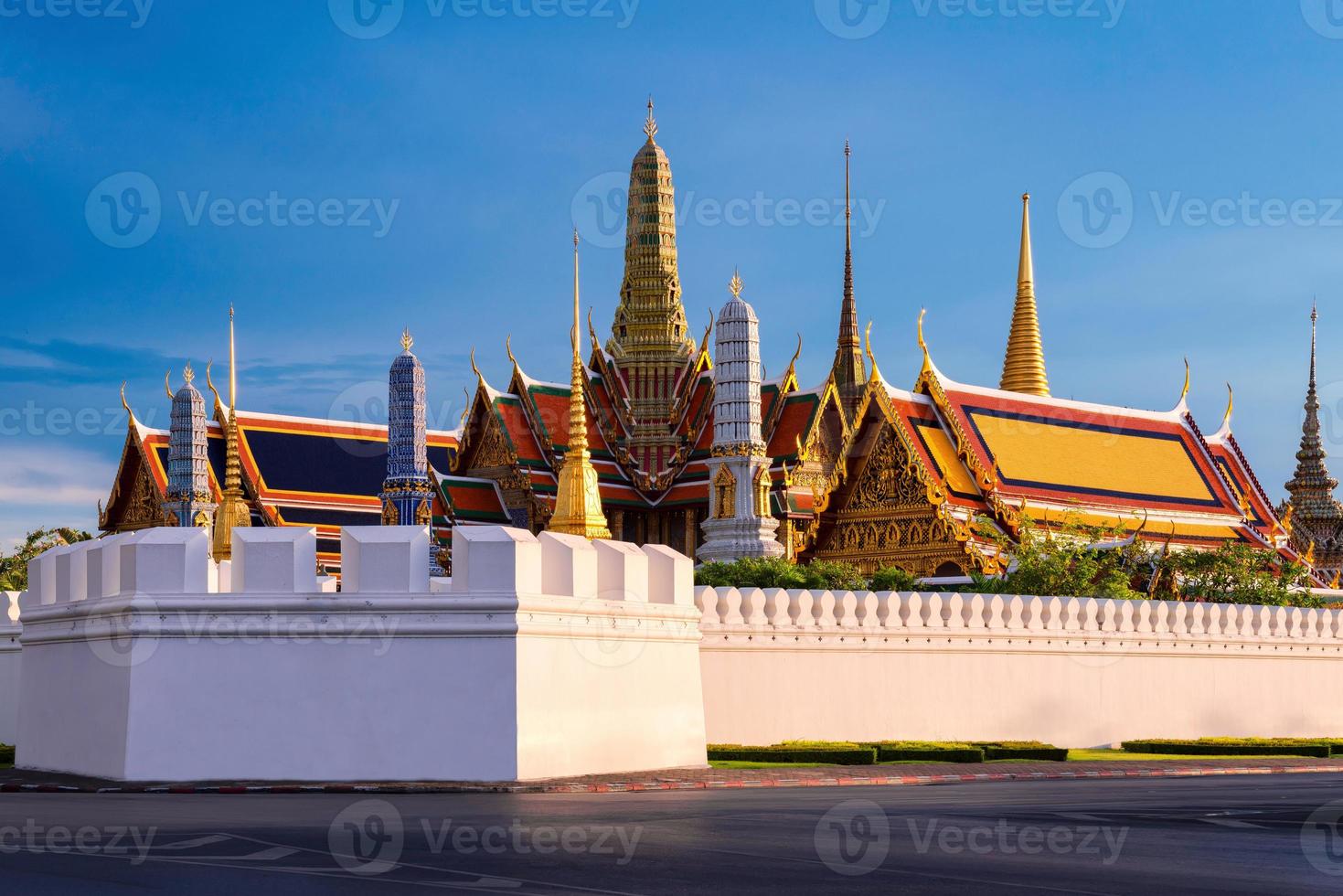 wat phra keaw ou temple du bouddha émeraude à bangkok, thaïlande. photo