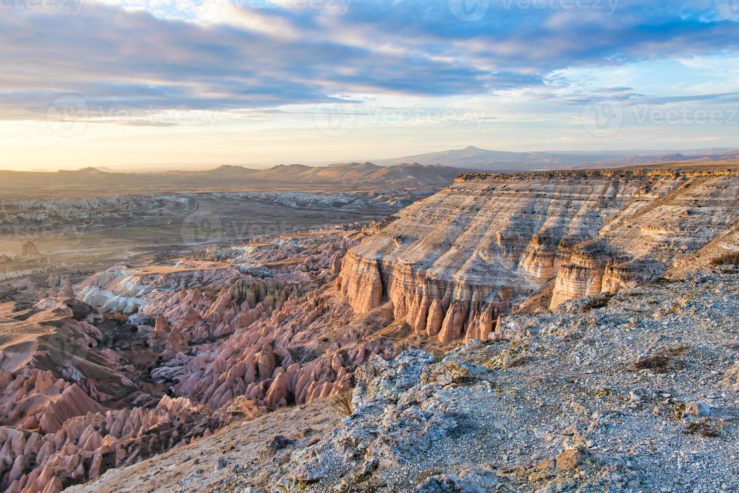 panorama des vallées de la cappadoce photo