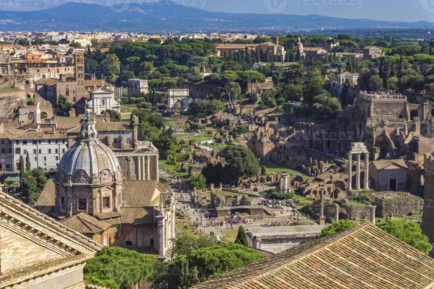 vue aérienne au forum romain de rome, italie photo