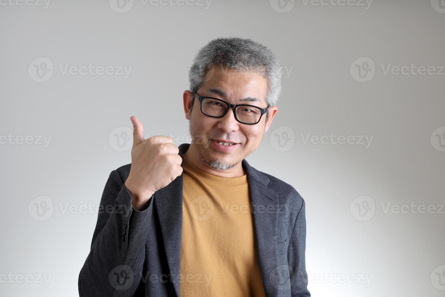 homme en tenue décontractée photo