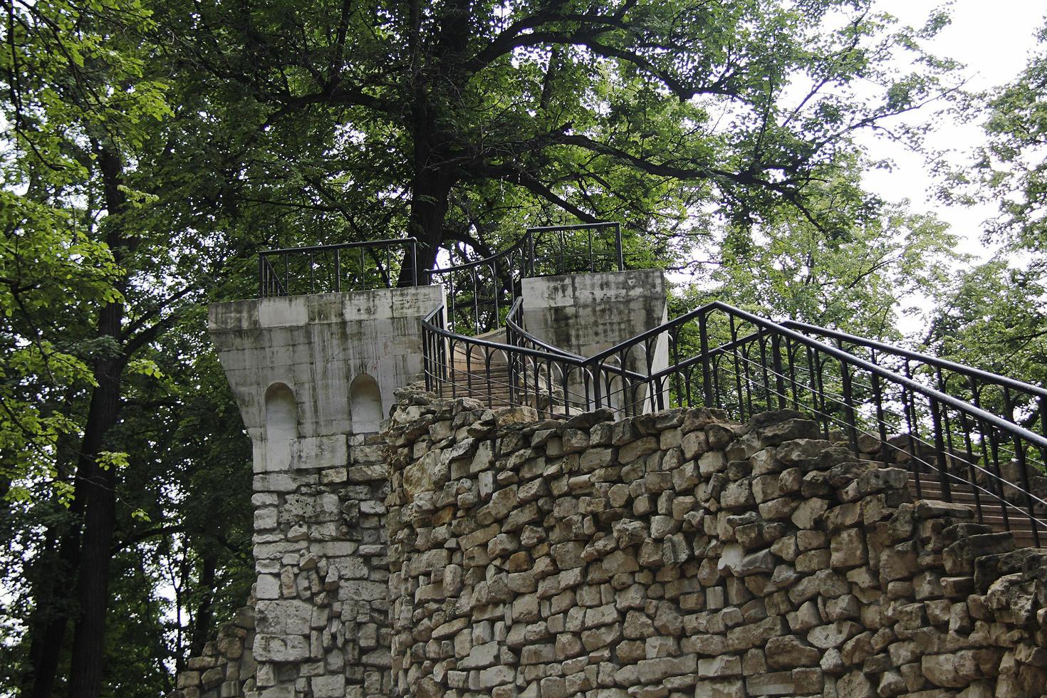 la vieille tour de pierre. photo