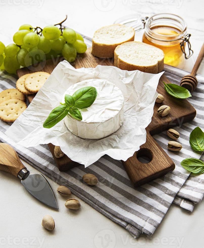 Vue rapprochée du fromage camembert photo