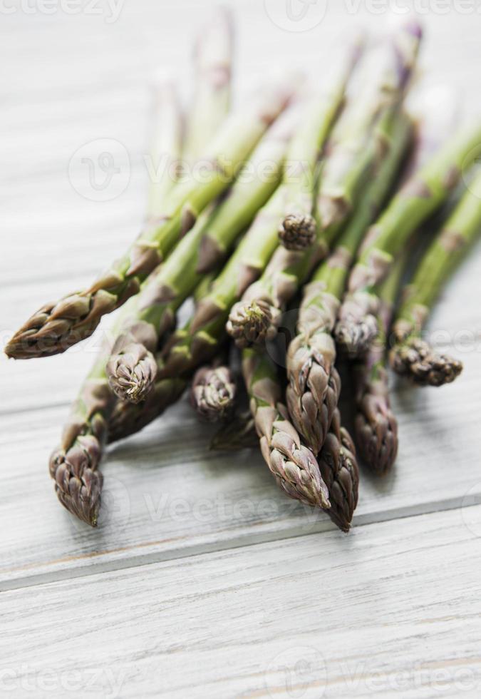 asperges vertes fraîches photo