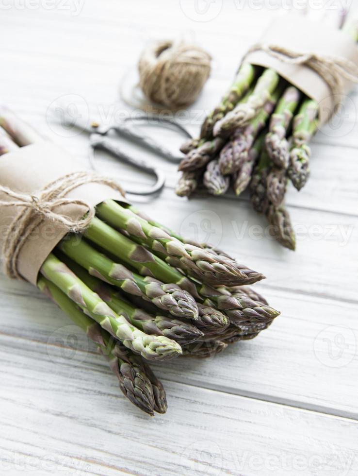 asperges vertes fraîches photo