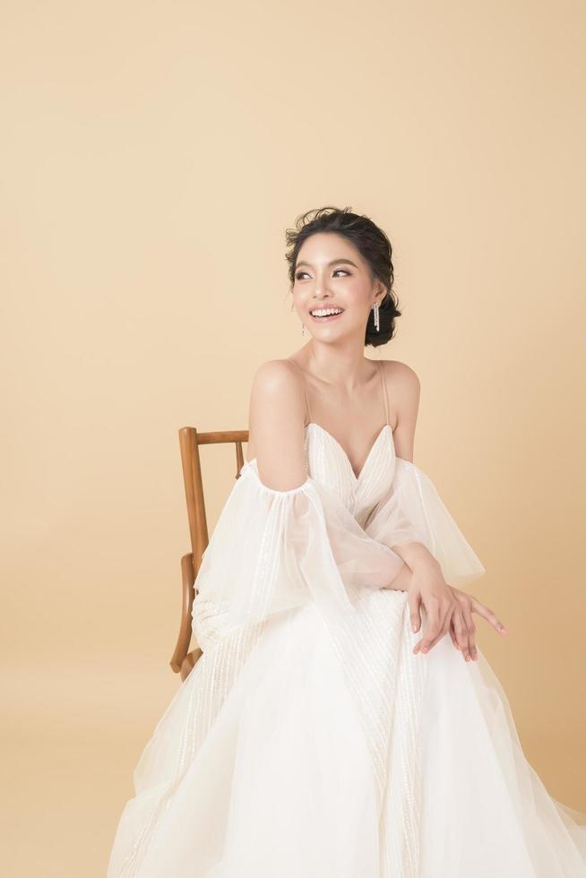 belle mariée dans une magnifique robe couture photo