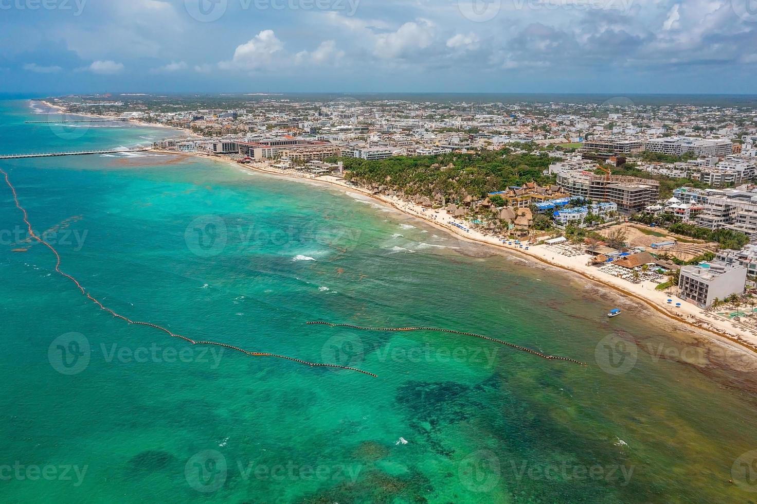 vue aérienne de la ville de playa del carmen au mexique. photo