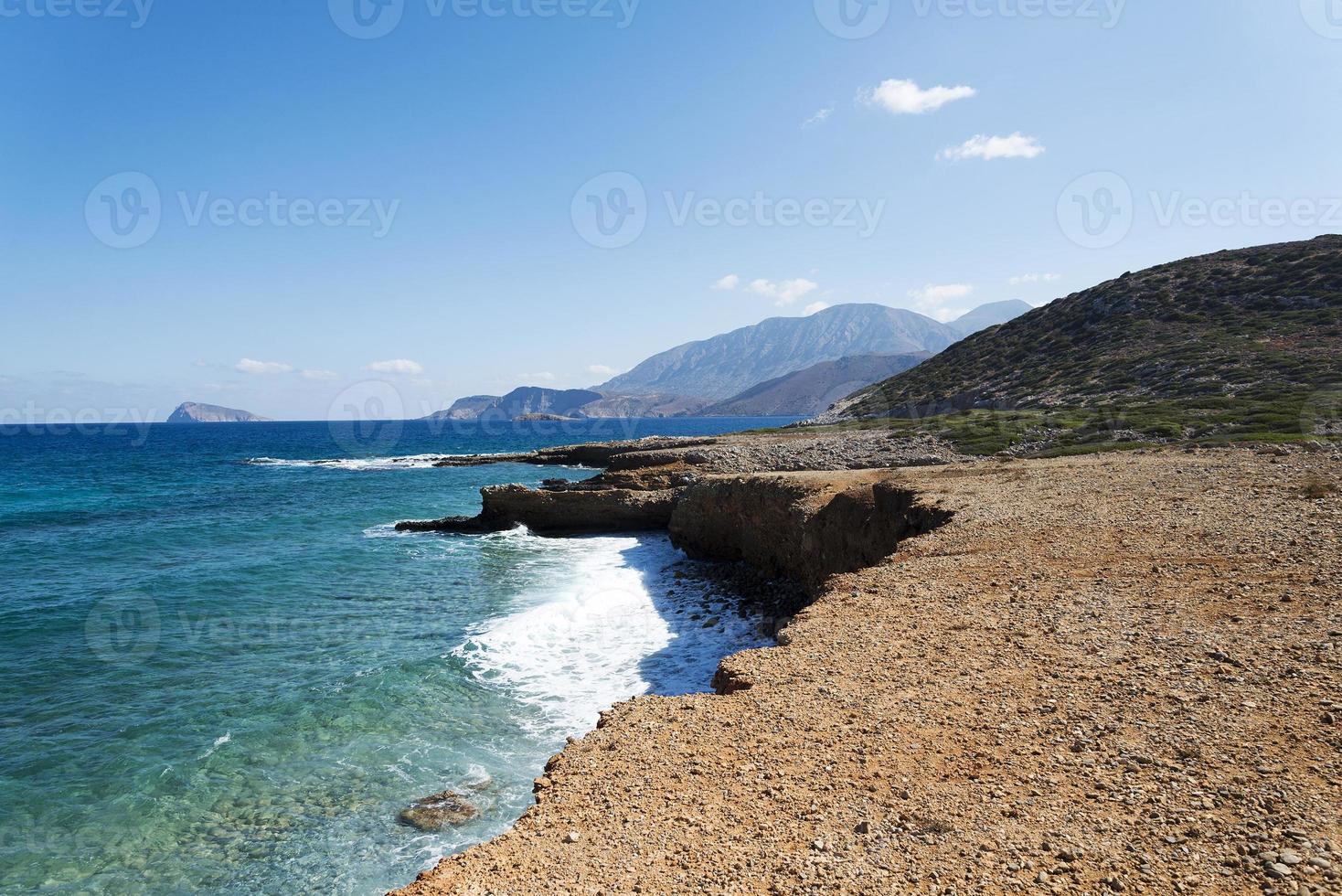 la mer et les montagnes de Crète. photo