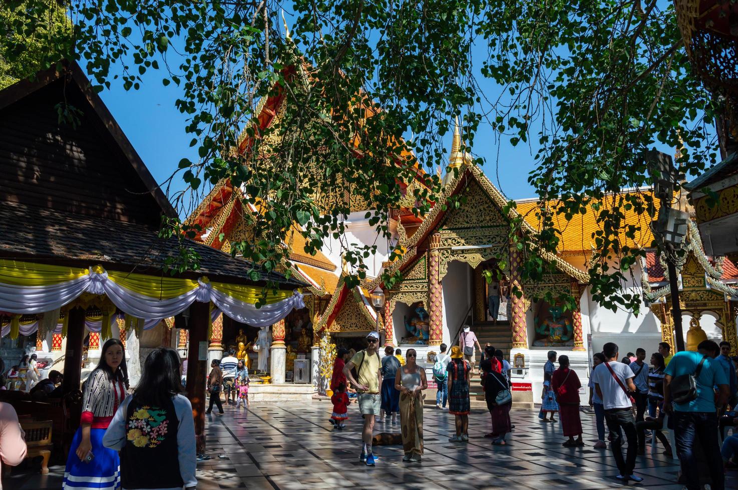 chiang mai thaïlande12 janvier 2020wat phra that doi suthep temple le temple est à 689 mètres de haut des plaines de chiang mai et à 1046 mètres au-dessus du niveau de la mer.le temple le plus important de chiang mai photo