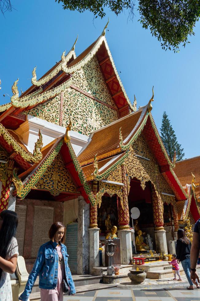 chiang mai thaïlande12 janvier 2020wat phra that doi suthep temple le temple est à 689 mètres de haut des plaines de chiang mai et à 1046 mètres au-dessus du niveau de la mer.le temple le plus important de chiang mai photo