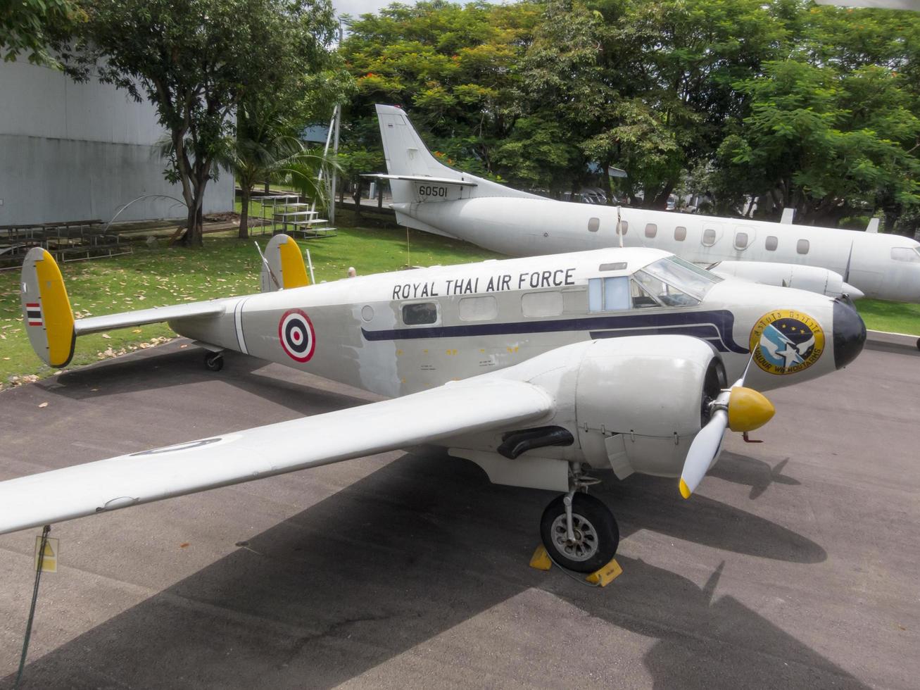 Royal Thai Air Force Museum Bangkok18 août 2018 l'extérieur de l'avion a de nombreux gros avions. pour apprendre de plus près. le 18 août 2018 en thaïlande. photo