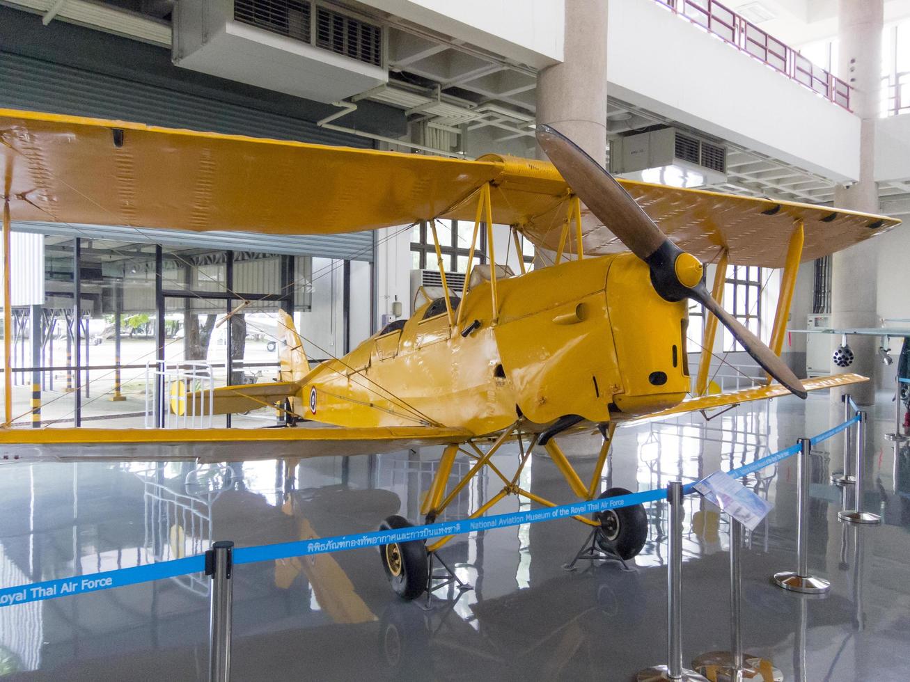 Royal Thai Air Force Museum Bangkok18 août 2018 à l'intérieur du bâtiment montre l'avion pour l'apprentissage. le 18 août 2018 en thaïlande. photo