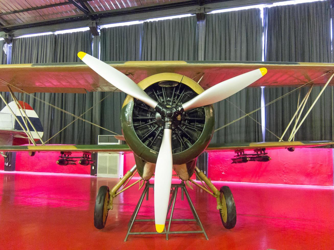 Royal Thai Air Force Museum Bangkok18 août 2018 à l'intérieur du bâtiment montre l'avion pour l'apprentissage. le 18 août 2018 en thaïlande. photo