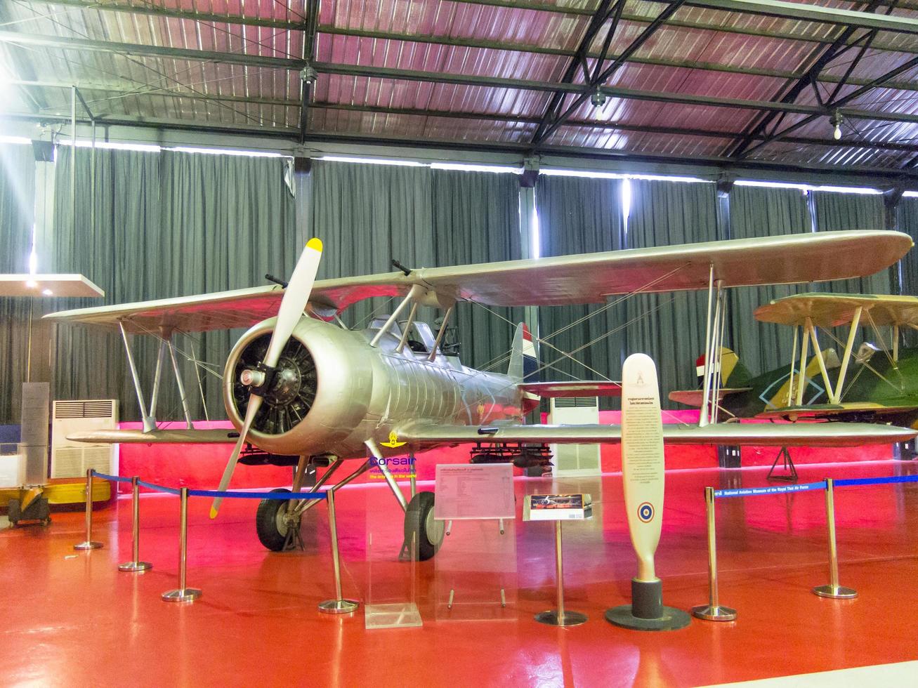 Royal Thai Air Force Museum Bangkok18 août 2018 à l'intérieur du bâtiment montre l'avion pour l'apprentissage. le 18 août 2018 en thaïlande. photo