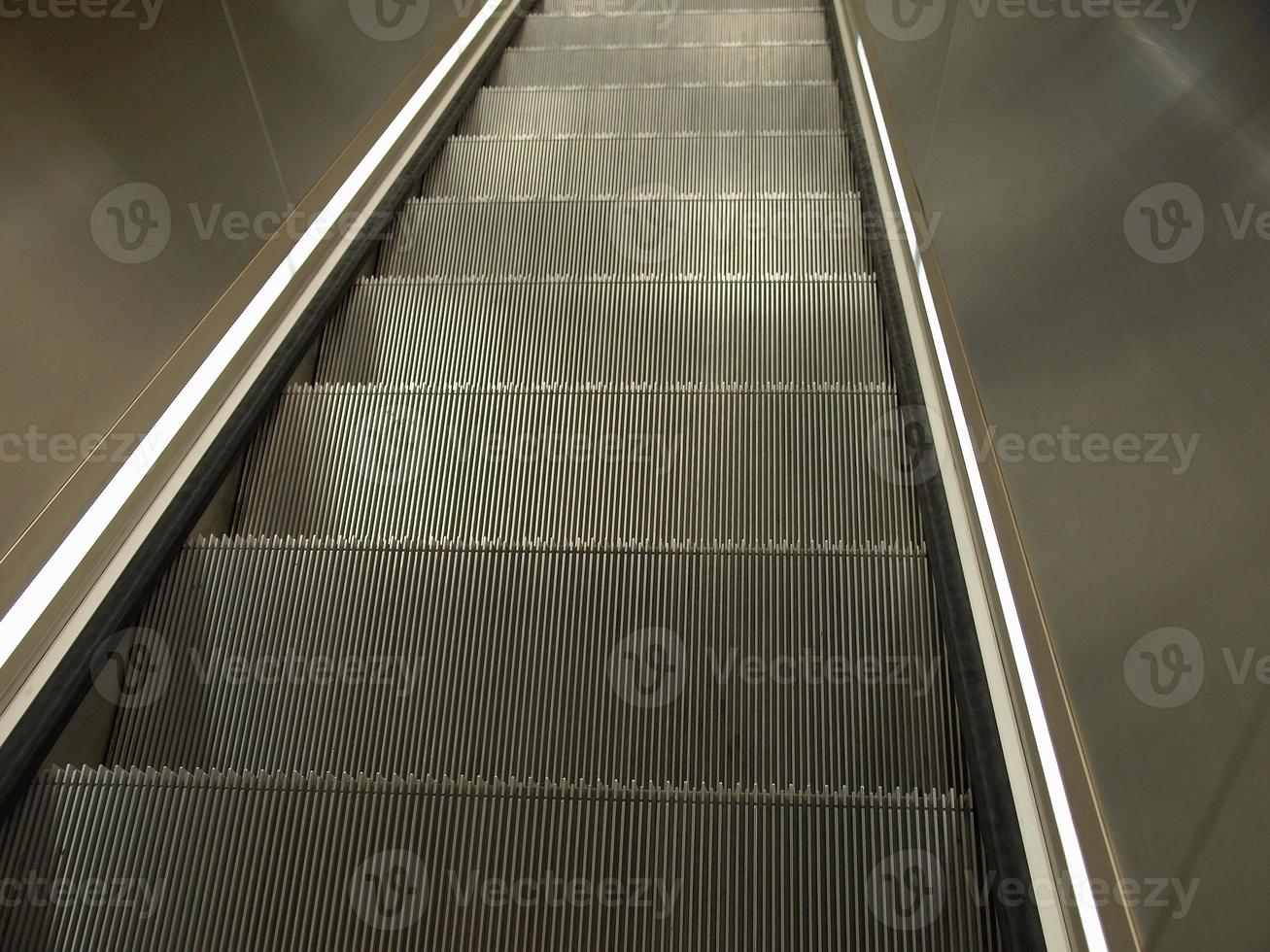 escaliers d'escalator de métro photo