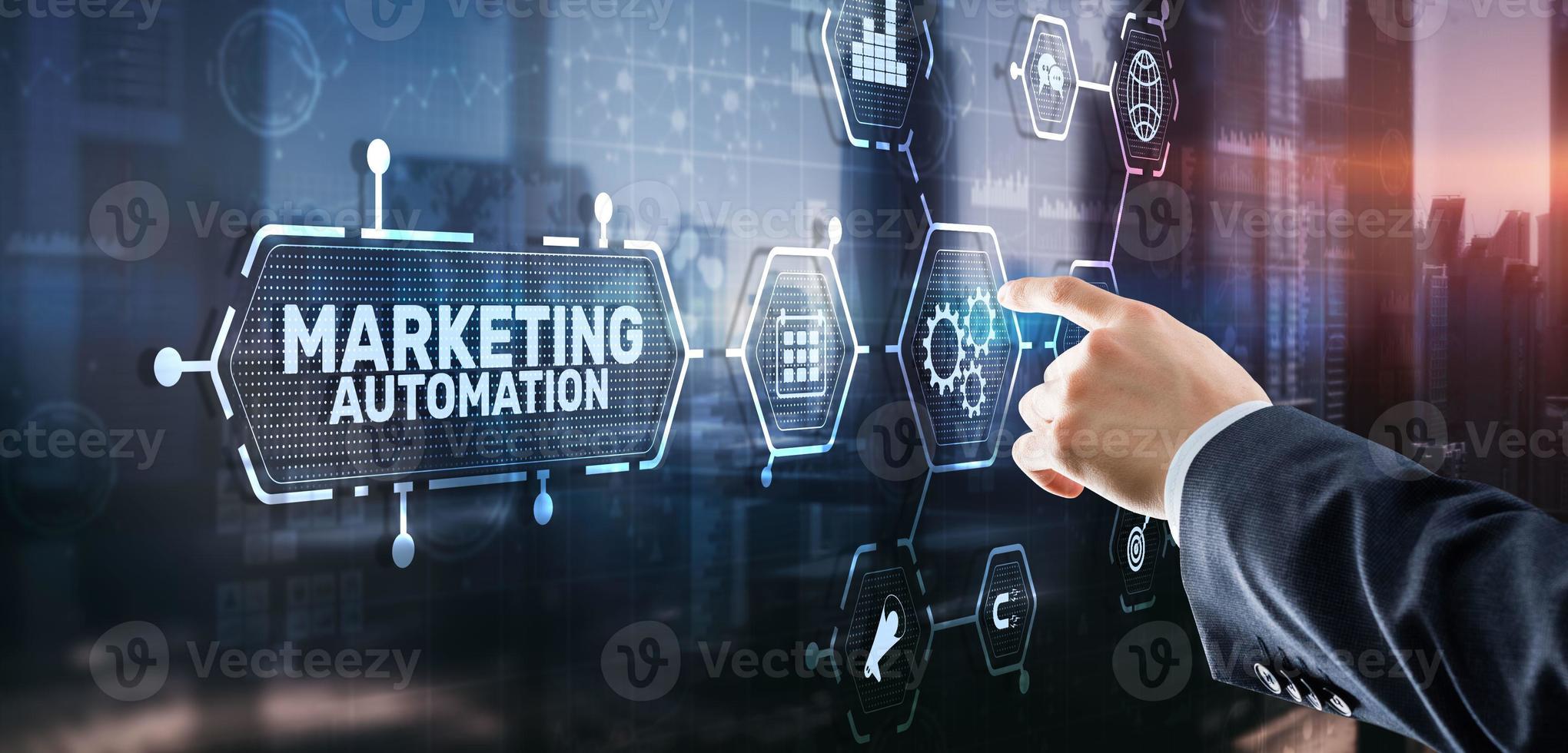 automatisation du marketing. programmes informatiques et solutions techniques pour automatiser les processus de commercialisation de l'entreprise photo