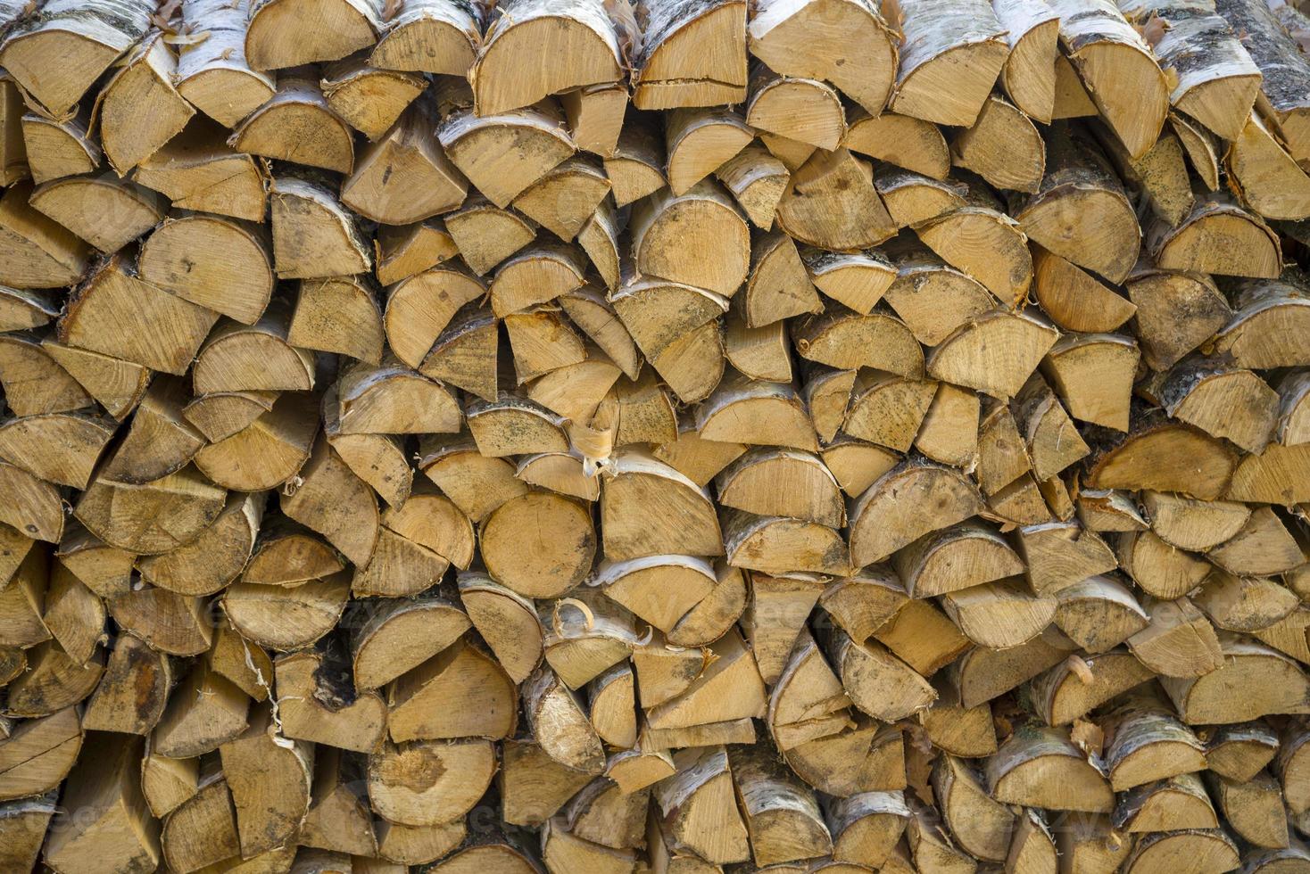 Une Pile De Bois De Chauffage Dans Une Cheminée