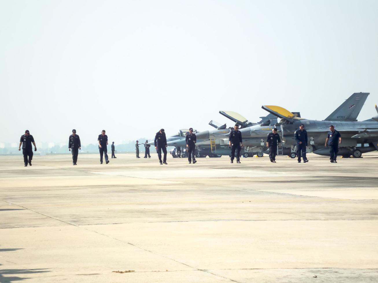 armée de l'air royale thaïlandaise don muang bangkok thaïlande12 janvier 2019journée nationale des enfants le spectacle aérien et le spectacle aérien de l'armée de l'air royale thaïlandaise. sur bangkok thailand12 janvier 2019. photo