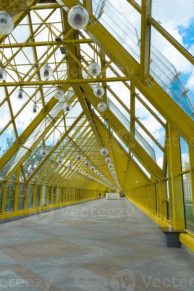 russie, moscou, 24 mai 2021 photo du pont piéton andreevsky à l'intérieur de la structure