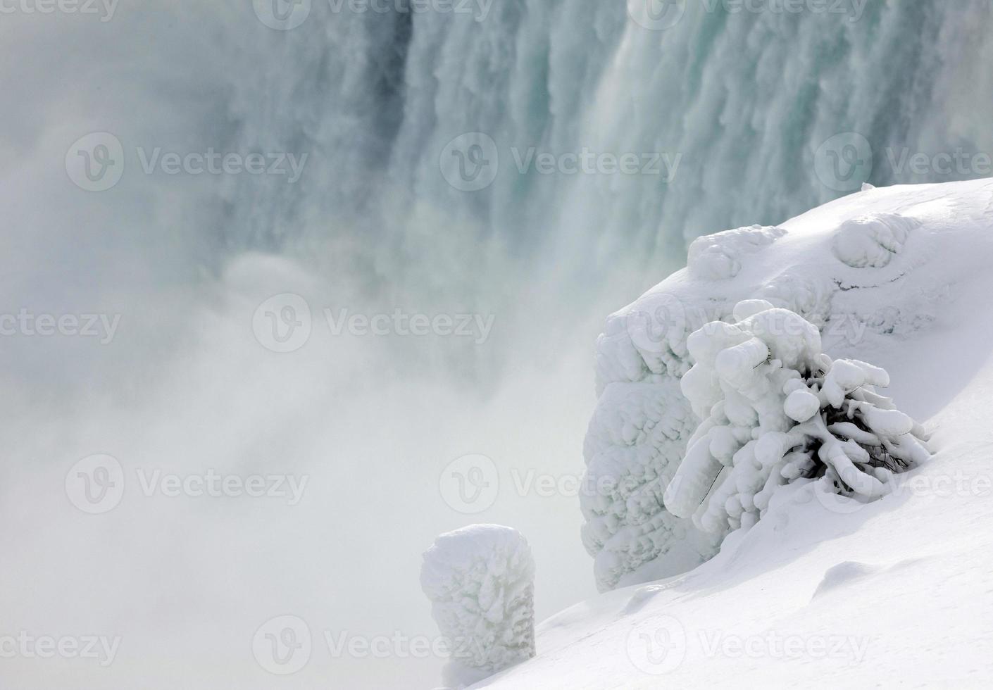 chutes du niagara en hiver photo