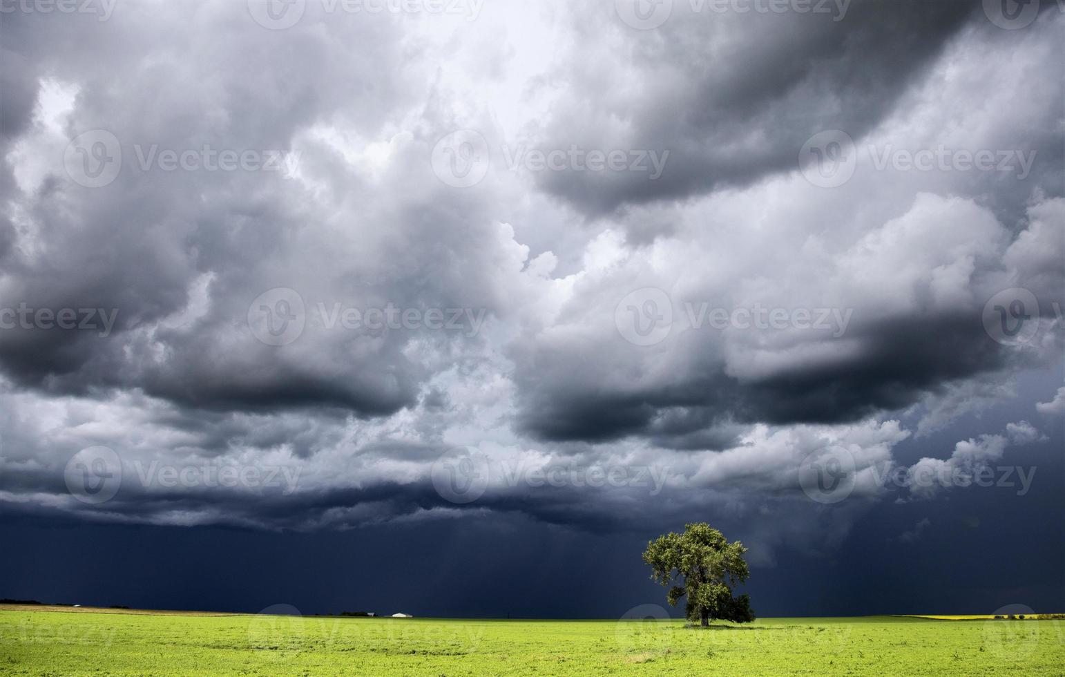 nuages d'orage saskatchewan photo