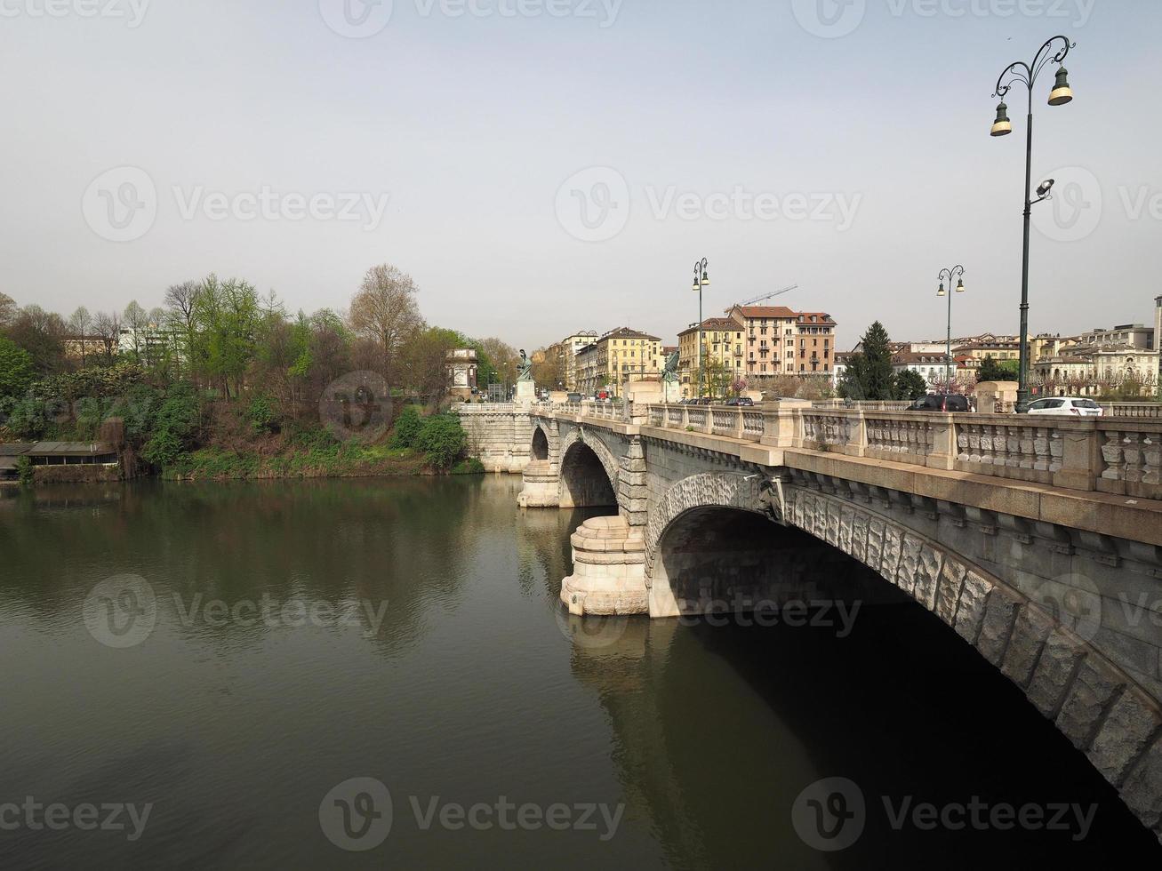 fleuve po à turin photo