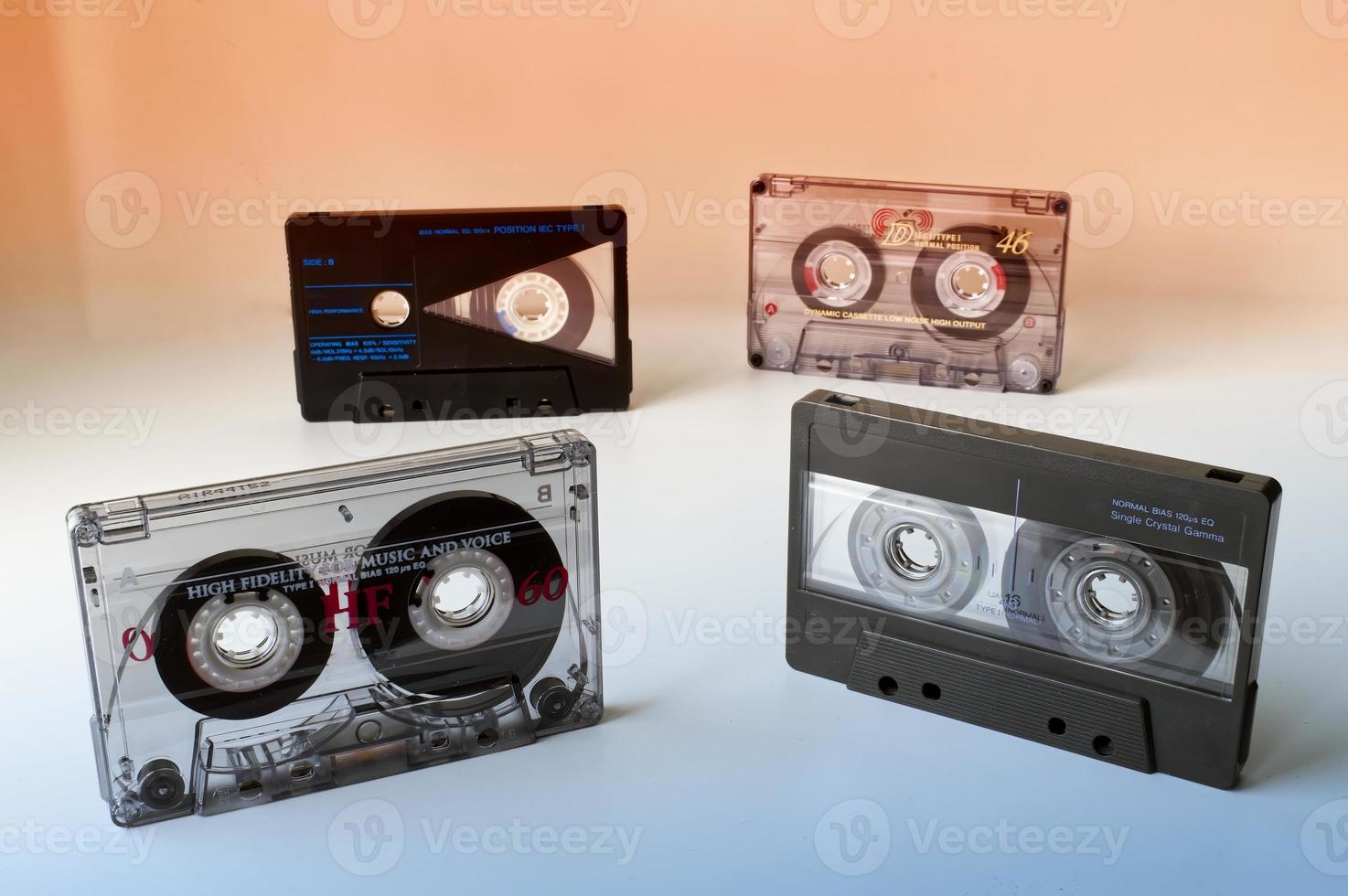 cassette audio pour enregistrement à domicile. technologie des années 90. cassette audio vintage photo