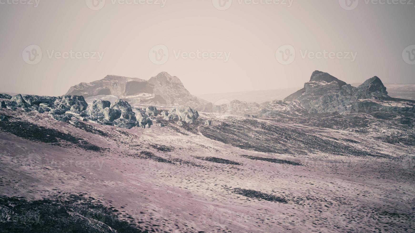 glace de neige et rochers au paysage du nord photo