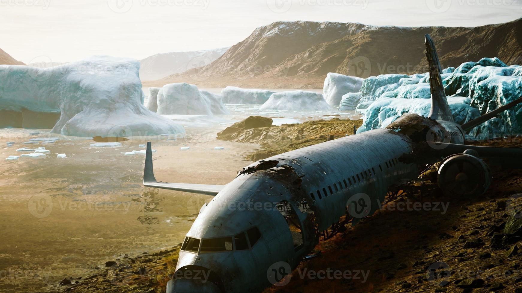 vieil avion cassé sur la plage d'islande photo