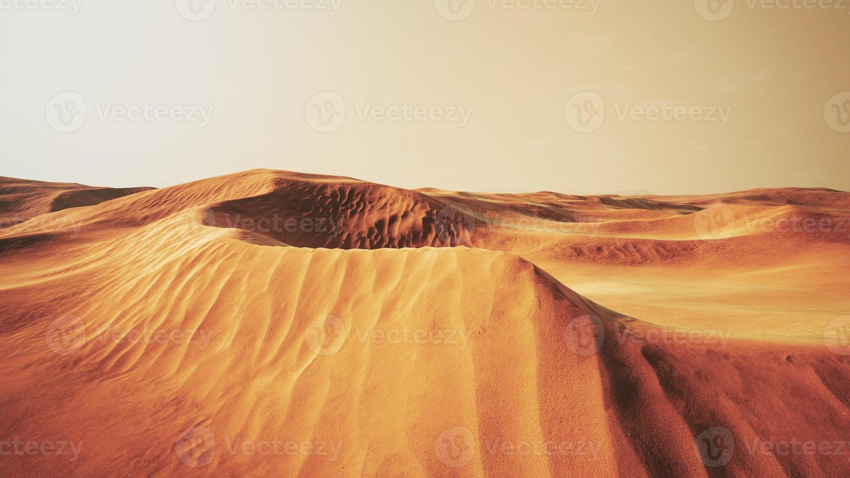 coucher de soleil sur les dunes de sable dans le désert. vallée de la mort, états-unis photo