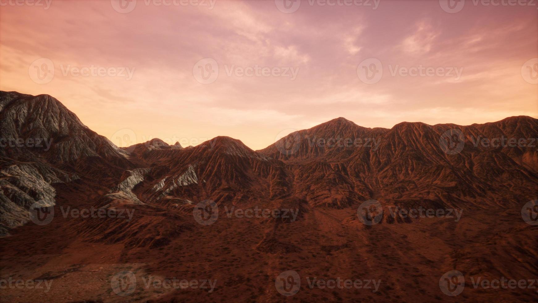 étonnantes formations de grès dans le célèbre coucher de soleil à monument valley photo