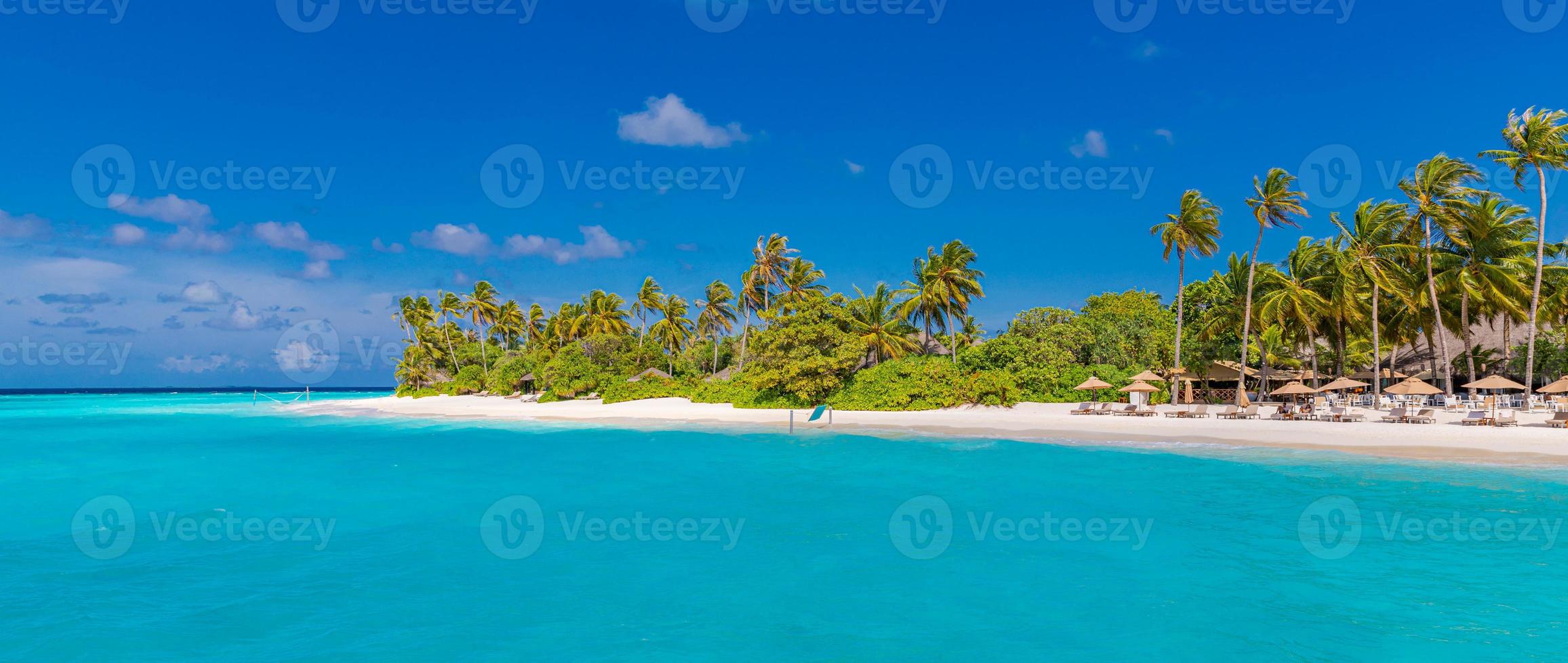 incroyable concept de vacances de scène de plage et de vacances d'été. voyage de luxe, fond de plage tropicale comme paysage d'été comme plage paradisiaque photo