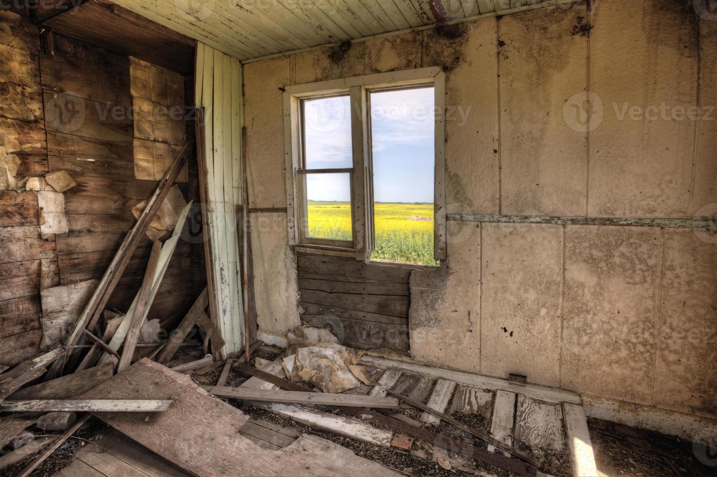 intérieur maison abandonnée photo
