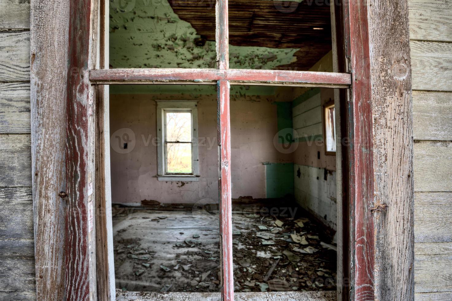 intérieur maison abandonnée prairie photo