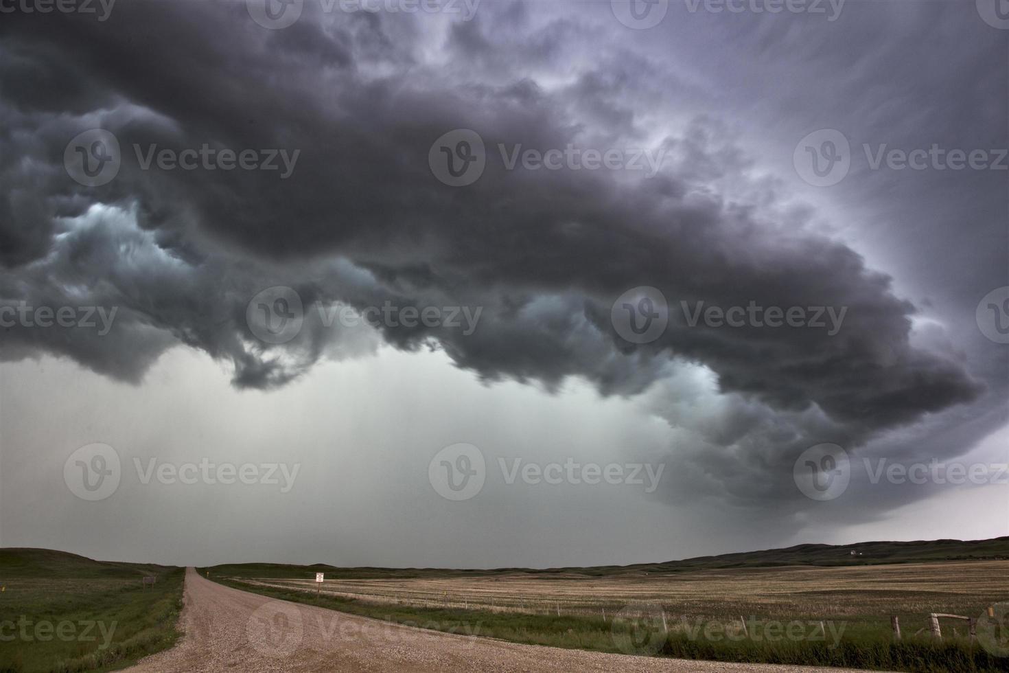 nuages de tempête des prairies canada photo