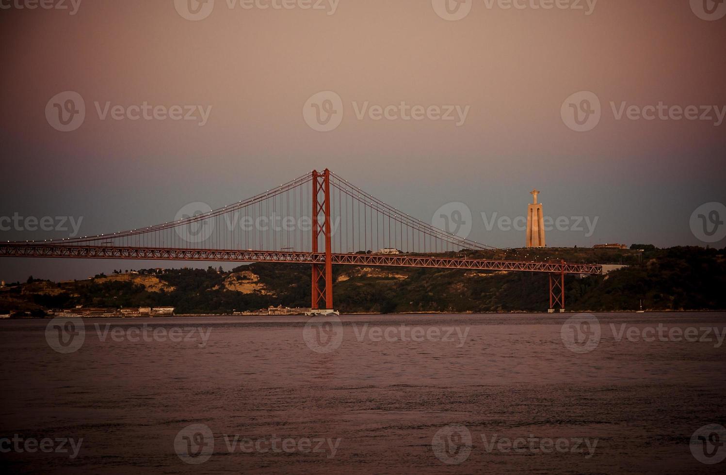 le portugal, lisbonne, paysage nocturne du tage lisbonne, ponte 25 avril pont sur le tage photo