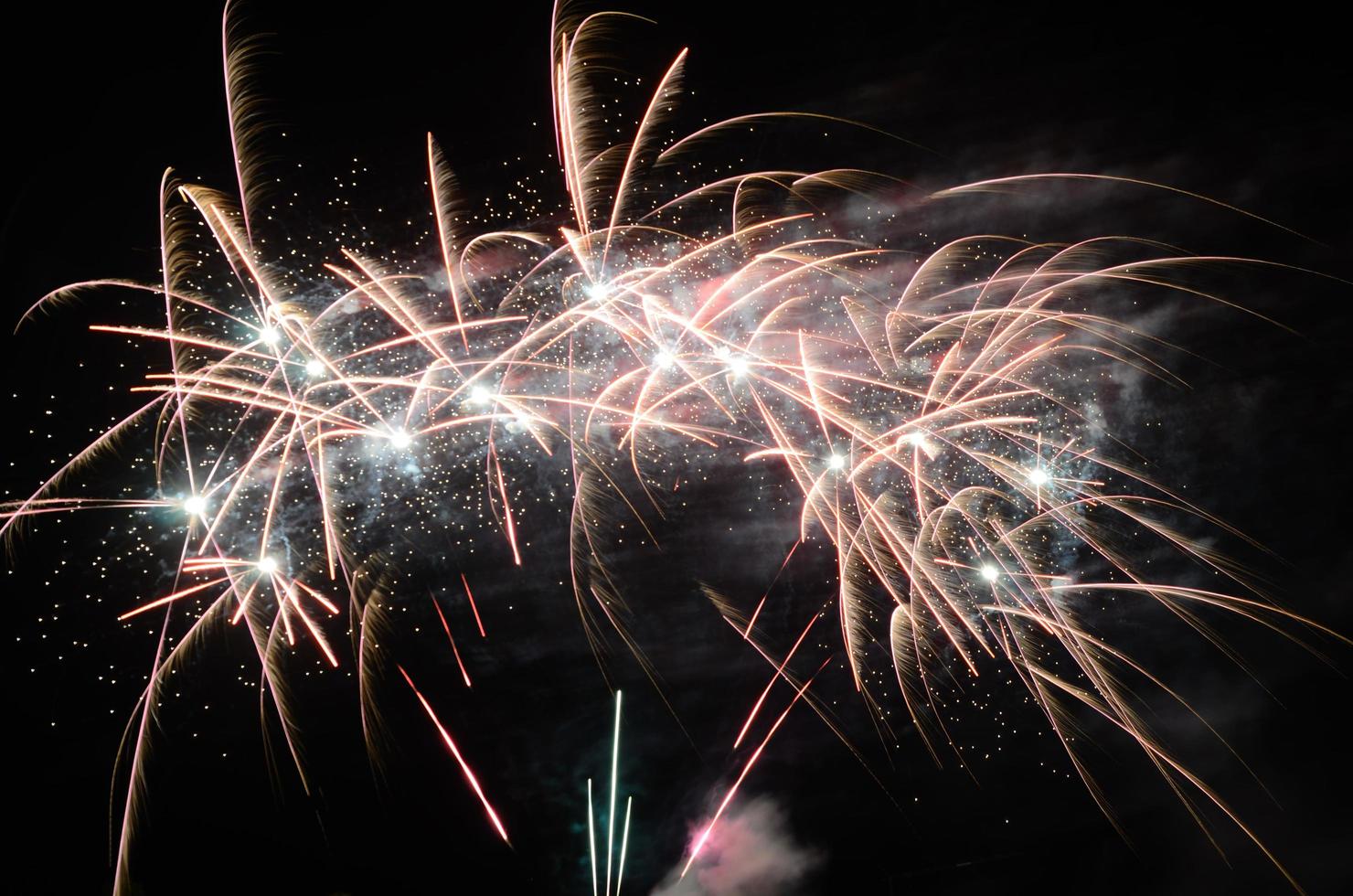 grand feu d'artifice du nouvel an photo