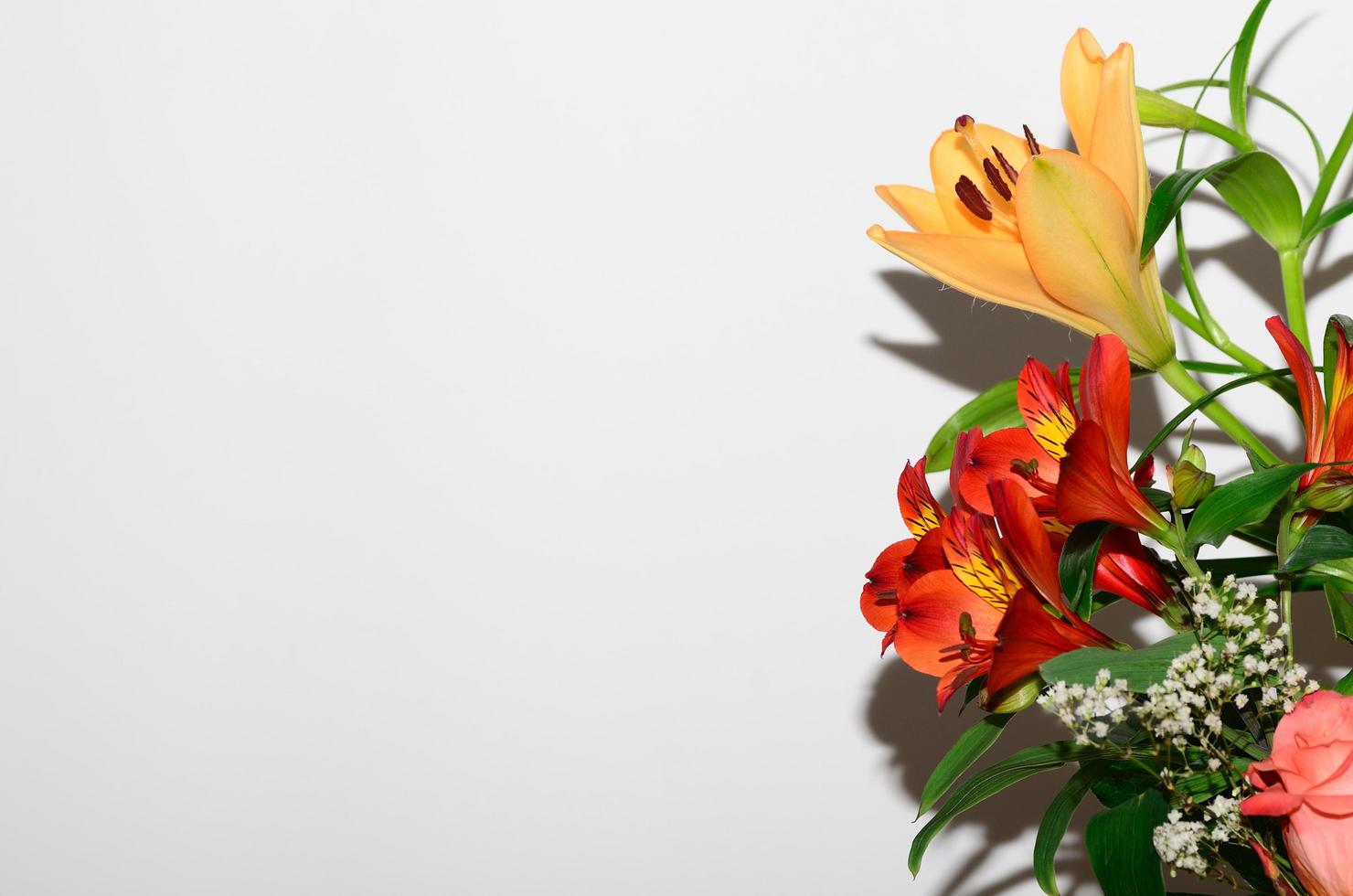 bouquet de fleurs coloré pour la saint valentin photo