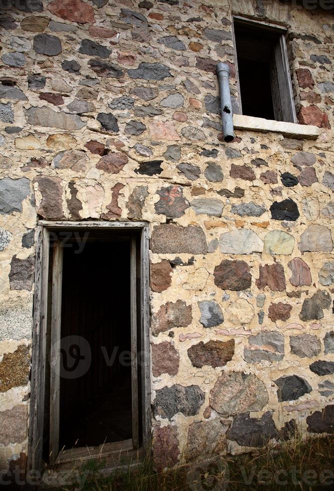 Maison en pierre abandonnée dans la pittoresque Saskatchewan photo