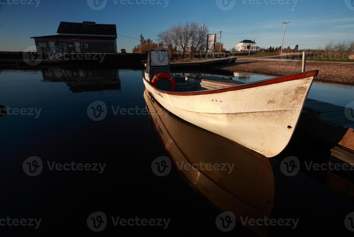 bateau de pêche à hecla sur le lac winnipeg photo