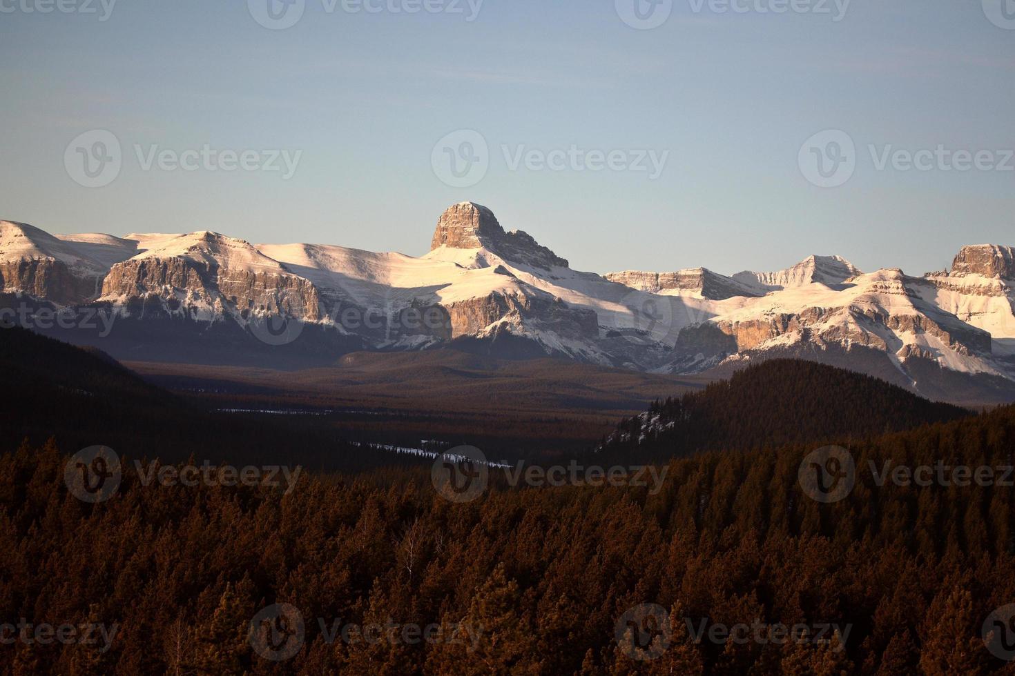 montagnes rocheuses en hiver photo