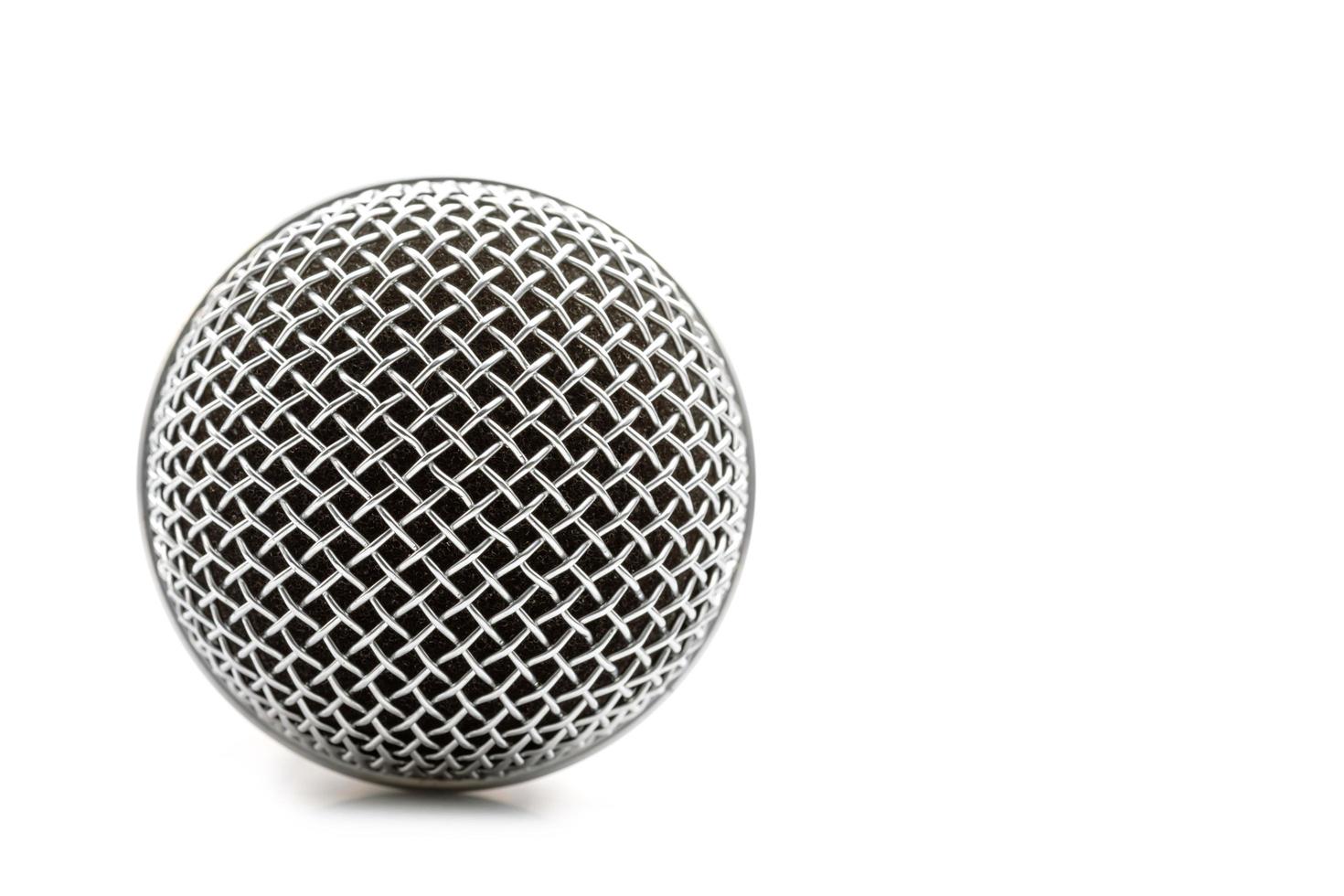 Nouveau microphone sans fil isolé sur fond blanc photo