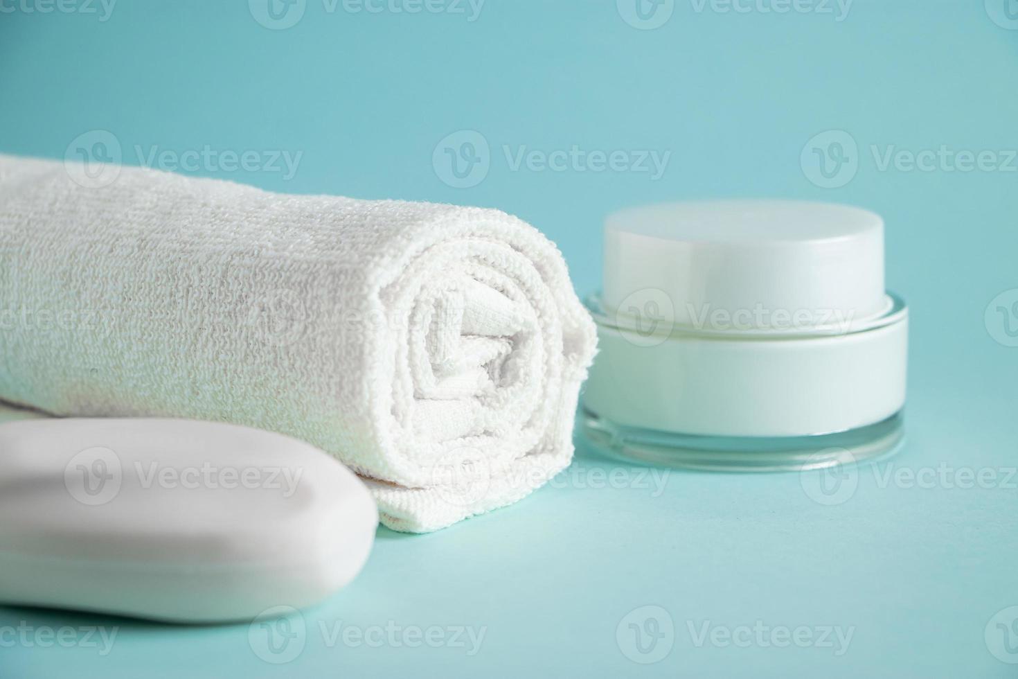 accessoires de spa et cosmétiques pour les soins de la peau photo